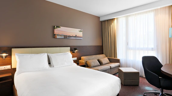 chambre double standard avec canapé-lit à l’OSKO Hôtel près de l’aéroport Toulouse-Blagnac