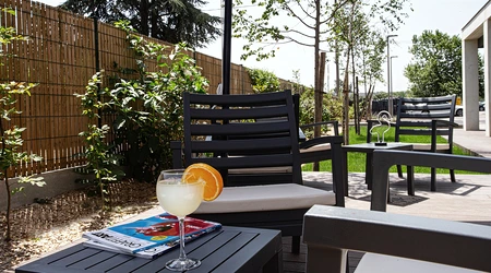 Jardin et terrasse – OSKO Hôtel Toulouse-Blagnac jardin et espace extérieur de l’OSKO Hôtel proche de l’aéroport de Toulouse-Blagnac
